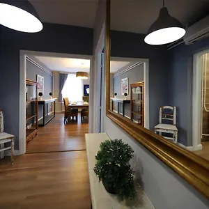 Radi Apartman , Eger Węgry